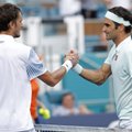 Rusas nesukėlė keblumų Federeriui, Djokovičiaus skriaudiką sustabdė kortų šeimininkas