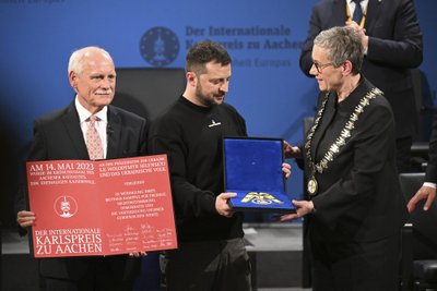 Zelenskiui Vokietijoje įteiktas Karolio Didžiojo apdovanojimas už nuopelnus Europai