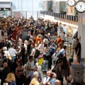 Chaosas oro uostuose tęsiasi: atšaukiami arba vėluoja skrydžiai, dingsta bagažas
