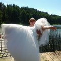 D. Bilevičiūtė savaitgalį vestuvėse šėlo pasipuošusi nuotakos suknele