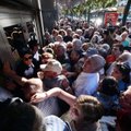 Греция: противники и сторонники уступок кредиторам выходят на улицы