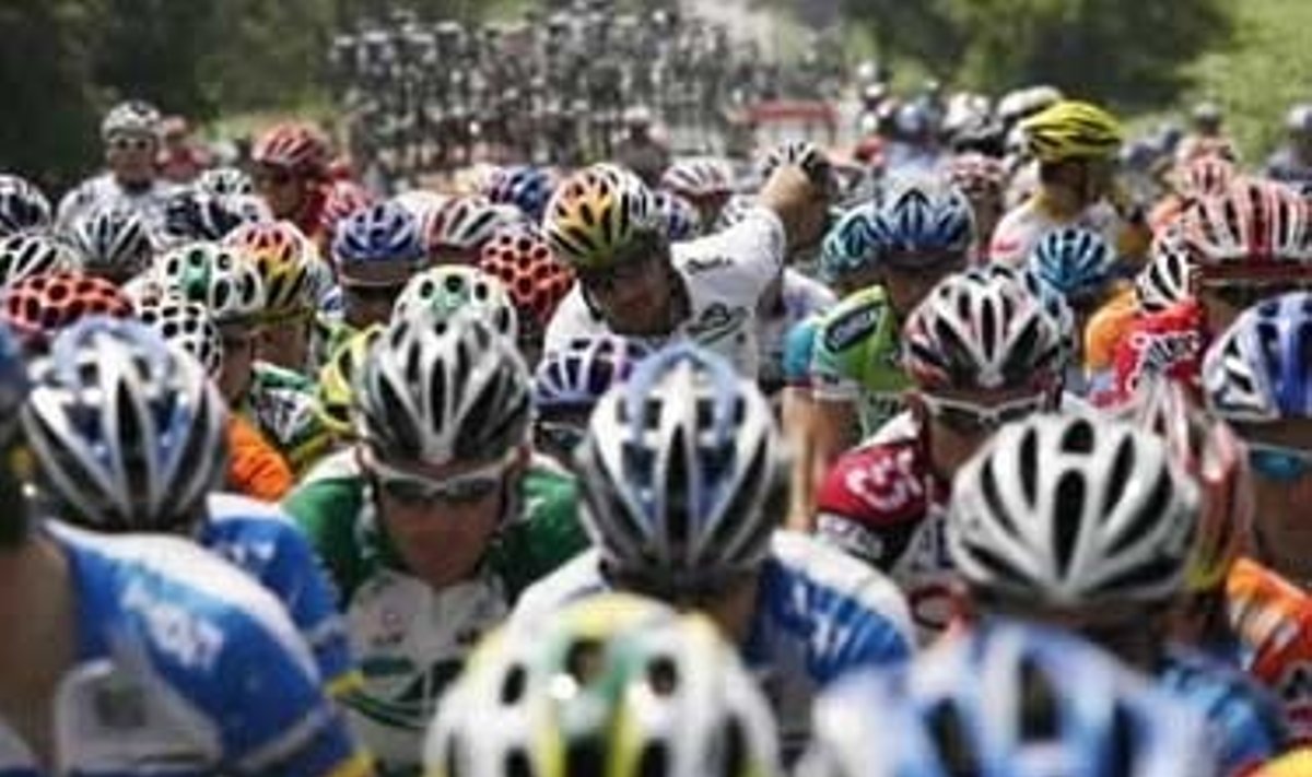 Tour de France lenktynės - atkarpa tarp Grenoblio ir Kurševelio.