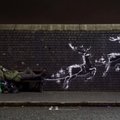 Banksy prieš Kalėdas pristatė dar vieną jautrią meninę instaliaciją
