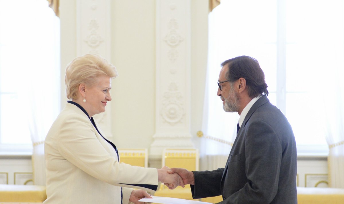 President Dalia Grybauskaitė has received letters of credence from Mexican Ambassador Agustin Gasca Pliego. Photo courtesy of President's Office