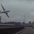 Taivane sudužusio lėktuvo pilotas per klaidą išjungė nesugedusį variklį