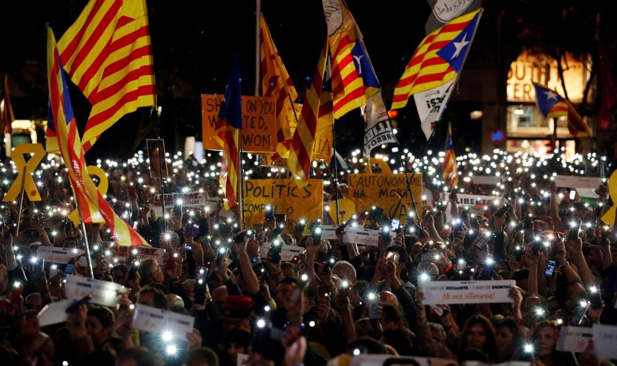 Katalonijos separatistai mini Jordi Sanchezo ir Jordi Cuixarto įkalinimo metines