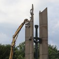 Klaipėdoje pradėti sovietinio monumento demontavimo darbai