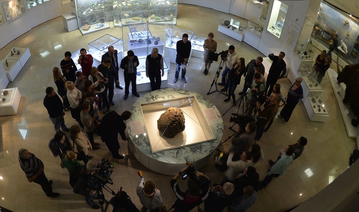 Iš Čebarkulio ežero ištrauktas didžiausias meteorito fragmentas