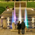 Kaune atgimęs Kauko laiptų fontanas nusidažė ryškiausiomis spalvomis