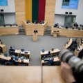 Neužbaigus prasidėjusios apkaltos, siūloma Seimo nariui ar savivaldybės tarybai neleisti atsistatydinti