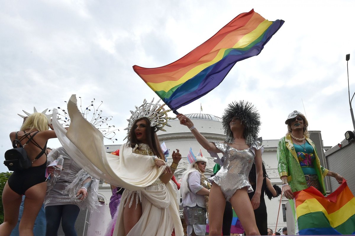 В Киеве готовятся к большому гей-прайду: отдельной колонной пройдут ЛГБТ- военные - Delfi RU