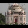 Bangladešo verslininkas prie namų pasistatė tikslią  Tadž Mahalo kopiją