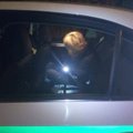 Pareigūnams aiškinantis su vienu girtu vairuotoju, antrasis, taip pat girtas, vos nepartrenkė policininko