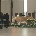 Mažeikiuose vyko nužudytos studentės J. Šikšniūtės laidotuvės