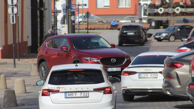 Delfi diena. Degalais varomų transportų priemonių skaičius Lietuvoje pernai siekė 2 mln.