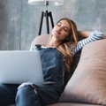 Sėdėti, stovėti ar gulėti – kokia kūno padėtis efektyviausia, dirbant su kompiuteriu