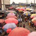 Nigerijoje minimalus atlyginimas valstybės darbuotojams didėja iki 83 dolerių: biudžetas gali ir neatlaikyti