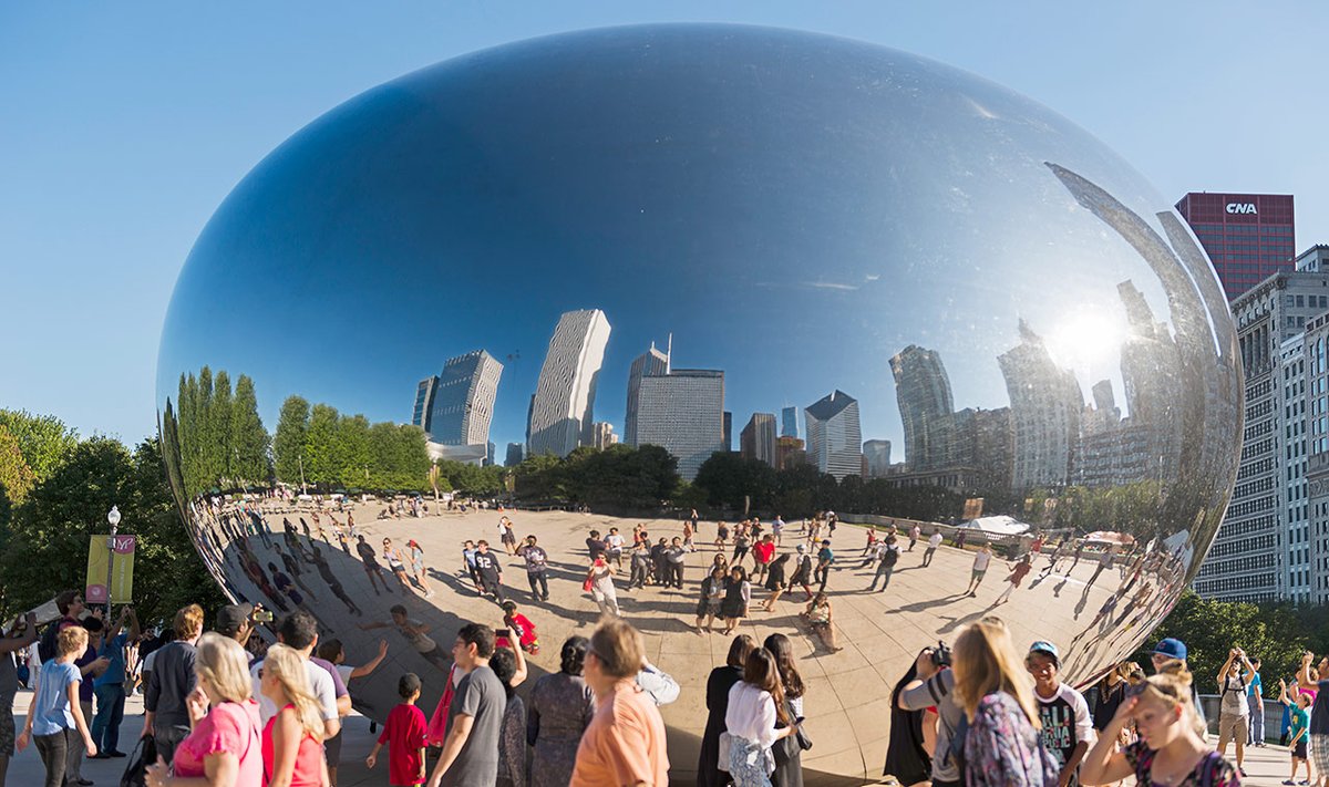 Chicago's 'Cloud', gathering place for annual Lithuanian National Anthem singing  Photo Ludo Segers