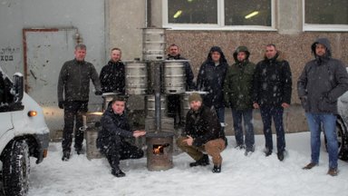 Bendrovė „Grill Keg“ sukūrė unikalias krosneles iš alaus statinių, kurios padės nesušalti nuo karo kenčiantiems ukrainiečiams