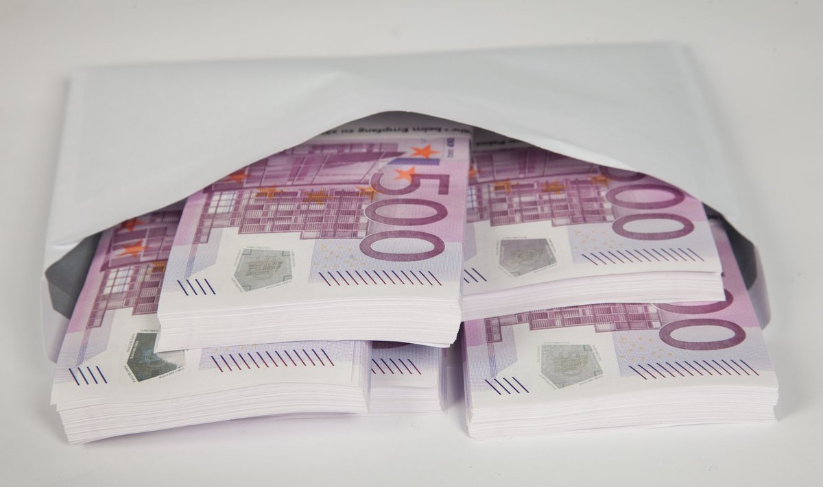 250 tūkst. eurų 500 eurų kupiūromis
