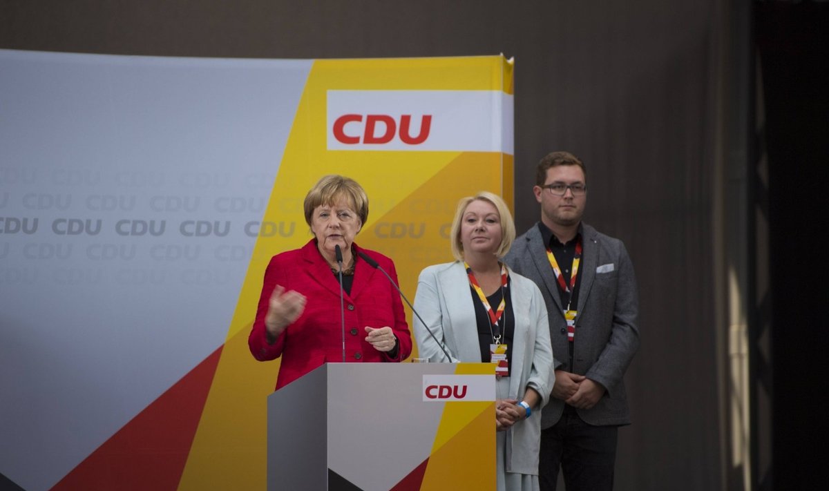 Angela Merkel, Karin Strenz