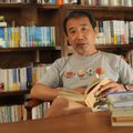 H. Murakami: visa, ką Japonija gali daryti, – atsiprašinėti