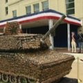 JAV kariuomenės gimtadieniui – tankas iš keksiukų