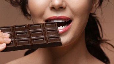 Medikai siūlo „šokolado terapiją“ nuo daugybės ligų: nuomonė, kad nuo jo storėjama, yra klaidinga
