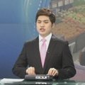 Pietų Korėjos televizijoje naujienas skaito aklas pranešėjas
