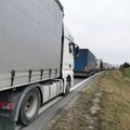 Очереди грузовиков на литовско-польской границе вновь выросли