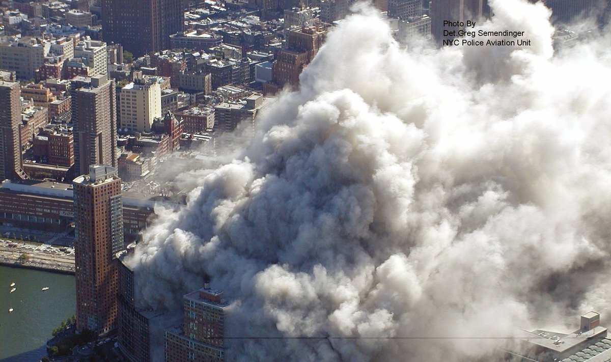 Unikalios Rugsėjo 11 d. teroro akto nuotraukos, nufotografuotos iš sraigtasparnio