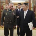 Kim Jong Unas ragina glaudžiau bendradarbiauti su Maskva gynybos srityje