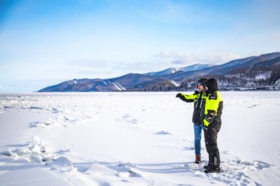 Karolis Mieliauskas pradeda Baikalo iššūkį: motociklu važiuos giliausio ežero ledu