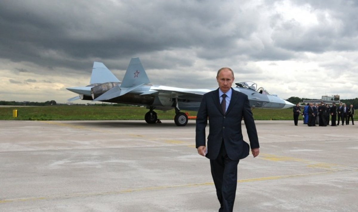 Rusijos naikintuvas T-50 ir Vladimiras Putinas