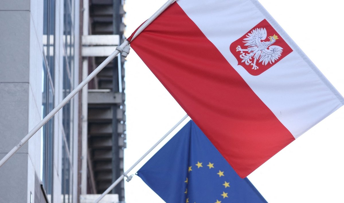 Lenkijos ir ES vėliavos