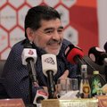 Buvusi futbolo legenda D. Maradona Maskvoje liaupsina Rusiją ir šoka su romais