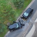 Automobilių kaktomuša Panevėžyje: gelbėtojai vadavo sužalotą ir prispaustą žmogų
