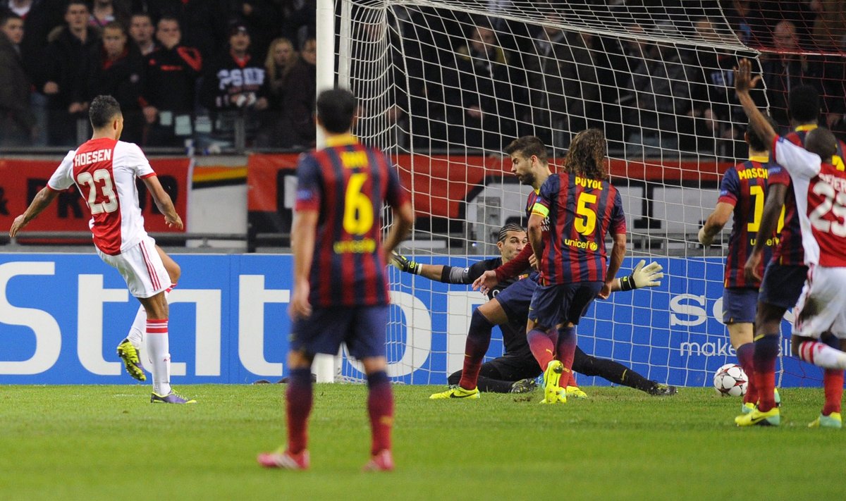 Danny Hoesenas muša įvartį į FC „Barcelona“ vartus