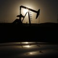 „Brent“ naftos kaina vis sparčiau traukia žemyn