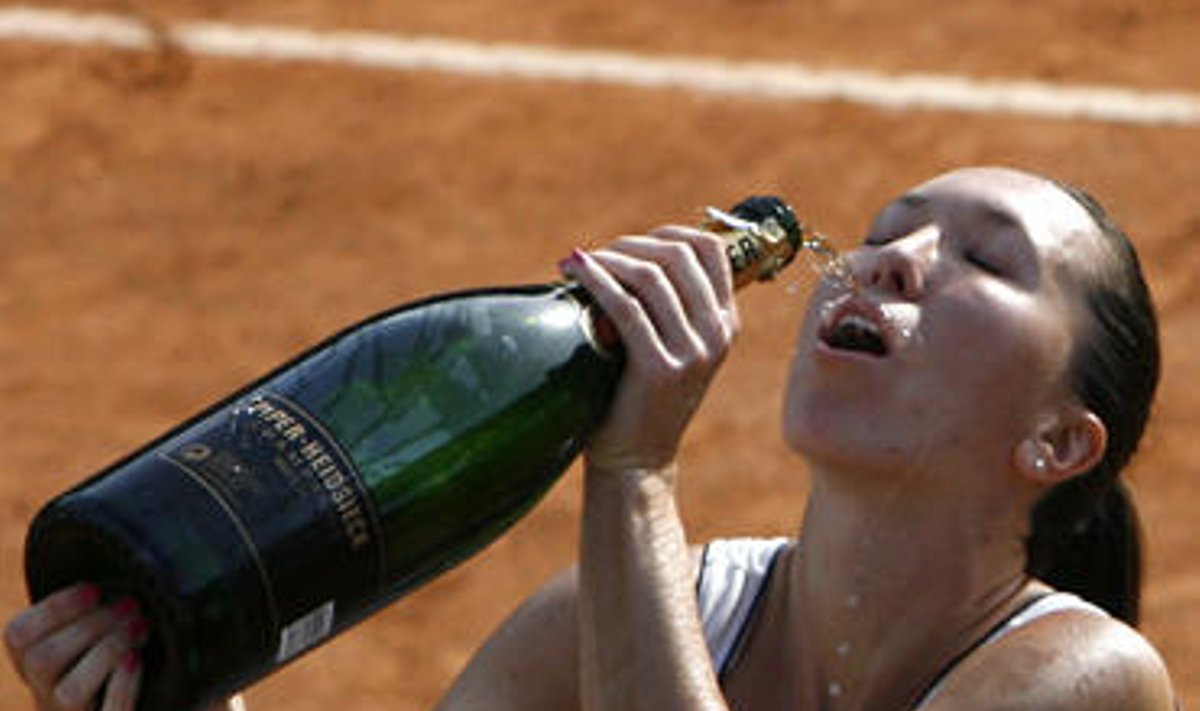 Jelena Jankovič švenčia pergalę