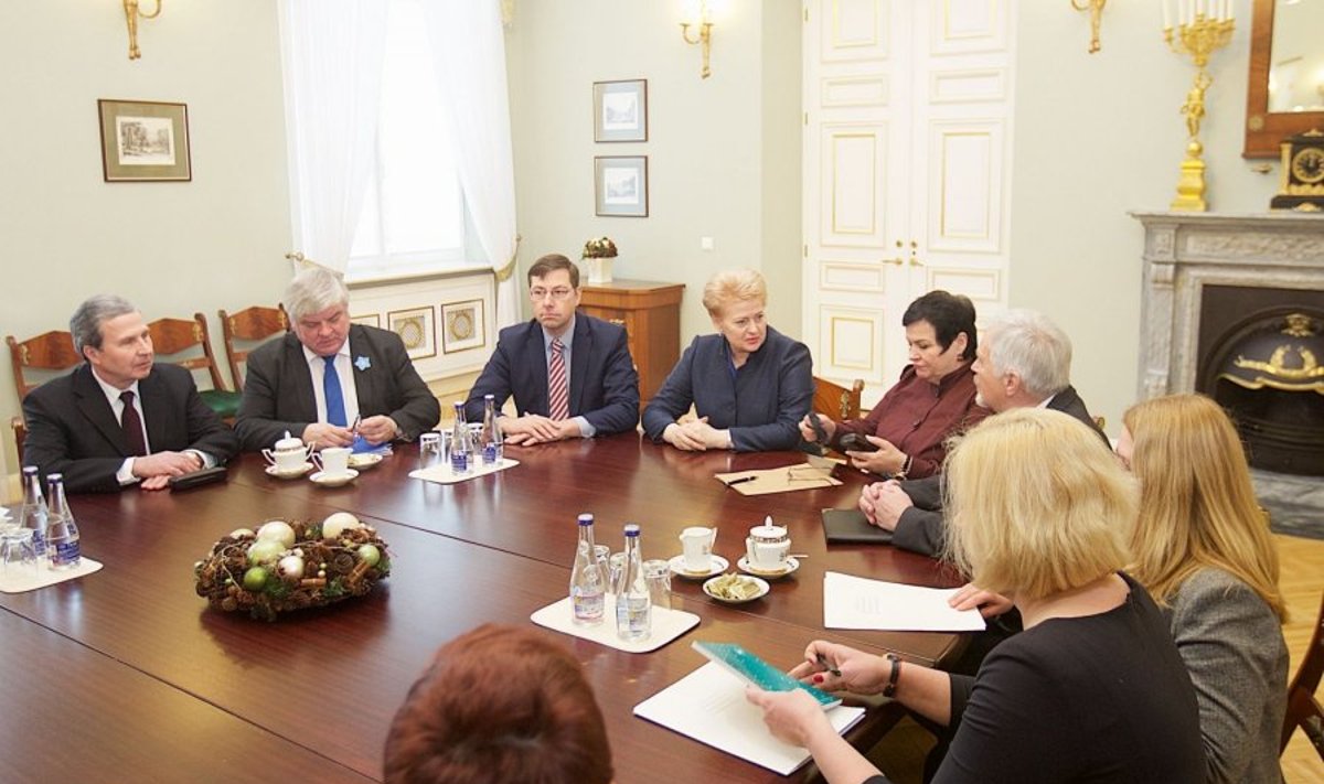 Prezidentė susitiko su ekspertais aptarti Seimo priimtas Mokslo ir studijų įstatymo pataisas