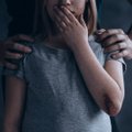 Šeimynos globėjas seksualiai prievartavo tris mažametes ir nepilnametes globotines