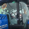 Į Lietuvą atvežtas metanu varomas traktorius – kaip jis veikia, kuo skiriasi nuo dyzelinio, kiek kainuoja