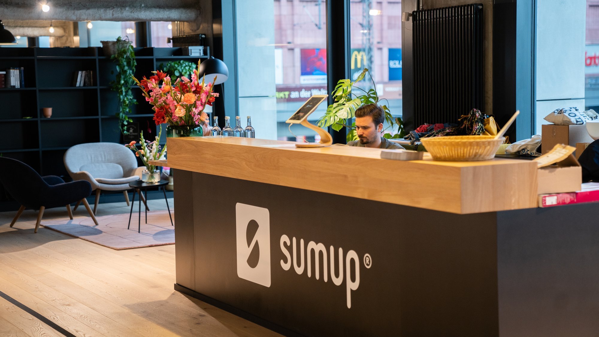  SumUp sigijo Lietuvoje kurt Paysolut Delfi Verslas