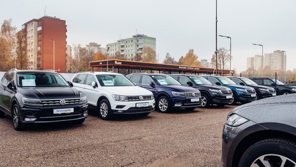 Automobilių kainos koreguoja lietuvių planus: saugumas ir tvarumas nustumti į antrą planą