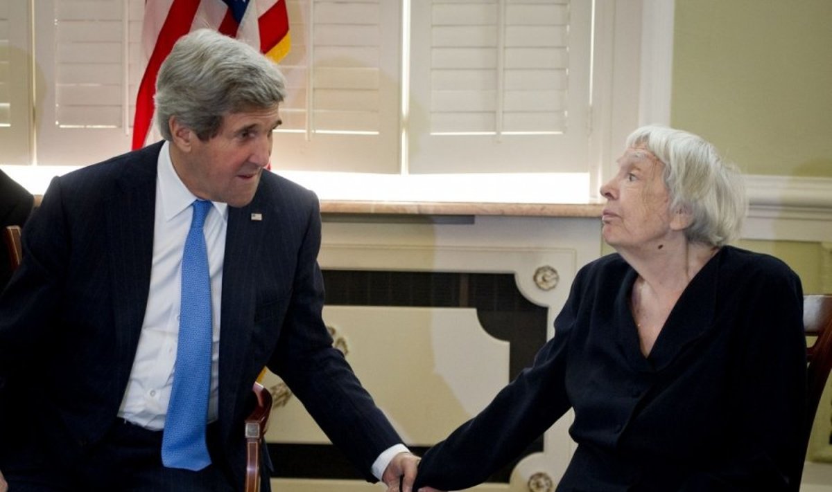 JAV diplomatijos vadovas J. Kerry ir Liudmila Aleksejeva