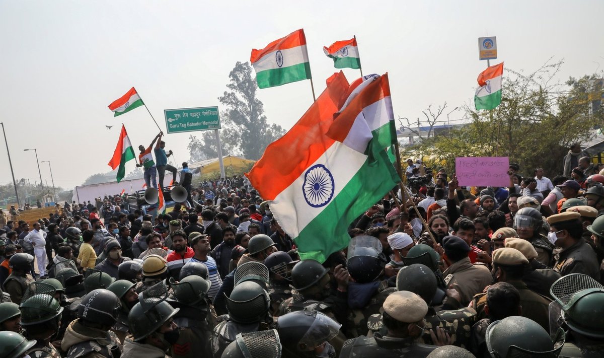 Nauji susirėmimai per Indijos ūkininkų protestus toliau didina įtampą
