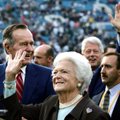 Trumpas nedalyvaus buvusios JAV pirmosios ponios Barbaros Bush laidotuvėse