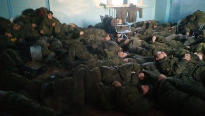 Rusų kariai miega netoli Ukrainos sienos
