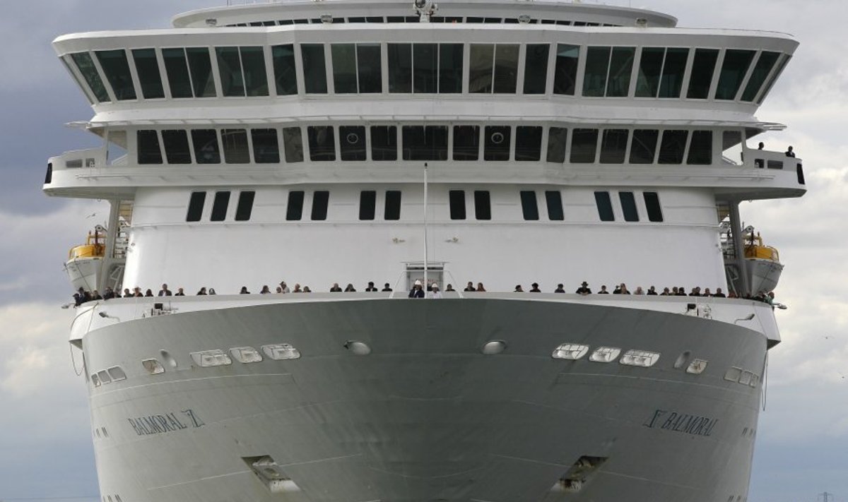 Laivas „Balmoral“ atkartoja „Titaniko“ maršrutą